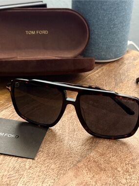 Tom Ford Tortoiseshell Temple with White Model Print